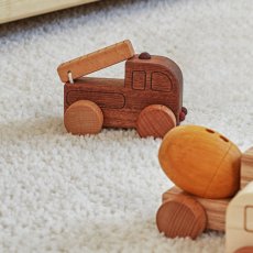 画像12: 木製ミニカー お楽しみ3個セット 働く車シリーズ 消防車 パトカー ミキサー車 救急車 (12)