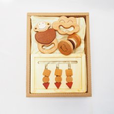 画像2: 赤ちゃん おもちゃ ギフトセット  ファーストステップ４点セット 出産祝い 天然素材 男の子 女の子 木製 知育玩具 (2)