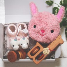 画像3: 出産祝い 木のおもちゃ ラトルソックス入りギフト カタカタセット 赤ちゃん おもちゃ 0歳 名入れつき (3)