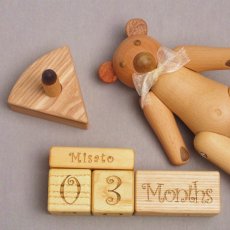 画像4: メモリアルブロック 月齢フォト ニューボーンフォト 名入れ  積み木  木のおもちゃ  ギフト (4)