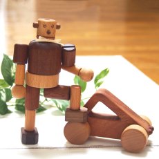 画像6: ロボットくんとドライブ 木製ロボット人形+車おもちゃセット 名前入り (6)