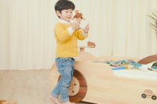 画像5: 木のおもちゃ 木製ロボット タルボ 手足の関節も自由自在に動く 木のロボット 人形 名入れチャームつき (5)