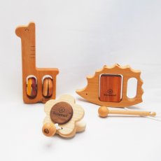 画像4: 木のおもちゃ 赤ちゃん 楽器おもちゃ3個セット 名入れ チャームつき (4)