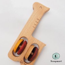 画像1: 木のおもちゃ 赤ちゃん 天然木の 楽器おもちゃ1個 キリンのタンバリン 音おもちゃ (1)