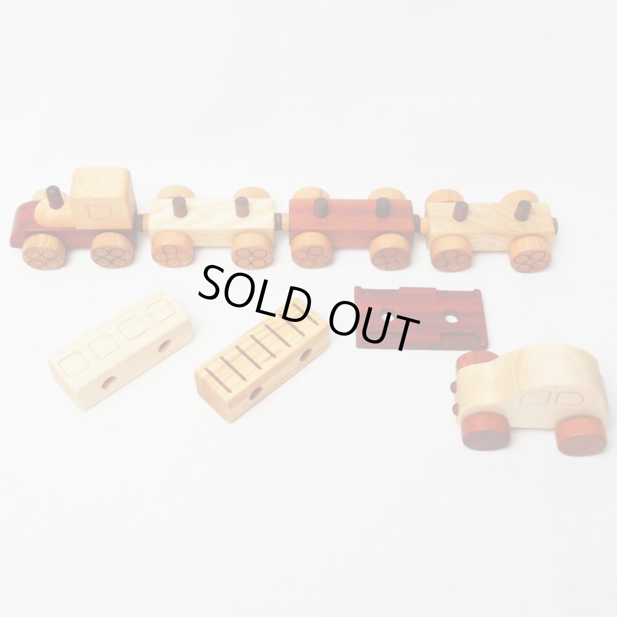 画像4: アウトレット特別価格 木製 汽車セット 磁石連結 のりものおもちゃ ミニカー入り (4)