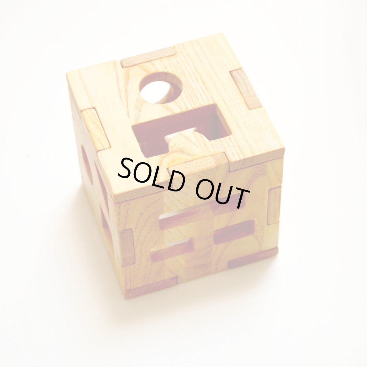 画像3: 【在庫一掃SALE】 積み木 型はめパズル キューブボックス 組立式 1歳 2歳 知育玩具 パズル 図形遊び 天然木 つみき 木製 (3)