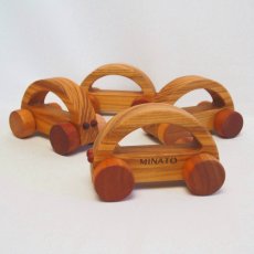 画像5: シックな木目の図形車 木のおもちゃ 名前入り 車おもちゃ 赤ちゃん おもちゃ 0歳 名入れ 手押し車 ミニカー (5)
