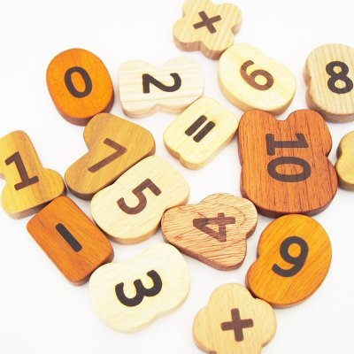 画像1: 【在庫一掃SALE】 木製 マグネットブロック 英字ブロック アルファベット 英語 ABC 磁石 マグネット A to Z 26個入り 知育玩具 ブロック