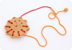 画像3: アウトレット特別価格 ひも通し 紐通し おもちゃ ライオン (3)