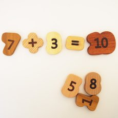 画像5: 【在庫一掃SALE】 木製 マグネットブロック 数字ブロック 数 学習 磁石 マグネット 計算記号 16個入り 知育玩具 ブロック (5)