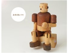 画像5: アウトレット特別価格木のおもちゃ 赤ちゃん 木製 ロボット タルボ 手足の関節も自由自在に動く 木のロボット 人形 (5)
