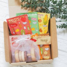 画像1: スープ入り 木のおもちゃ&スープセット ハートウォーミングギフトB ママとBABYへのギフトセット はじめての木のくるま プチギフト (1)