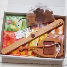 画像2: 出産祝い ギフト ママへ スープ入り 木のおもちゃ&スープセット 名入れ ギフト 赤ちゃんおもちゃ はぐはぐセット ベビーおもちゃ 木製 リズム楽器 ドミノ入り (2)