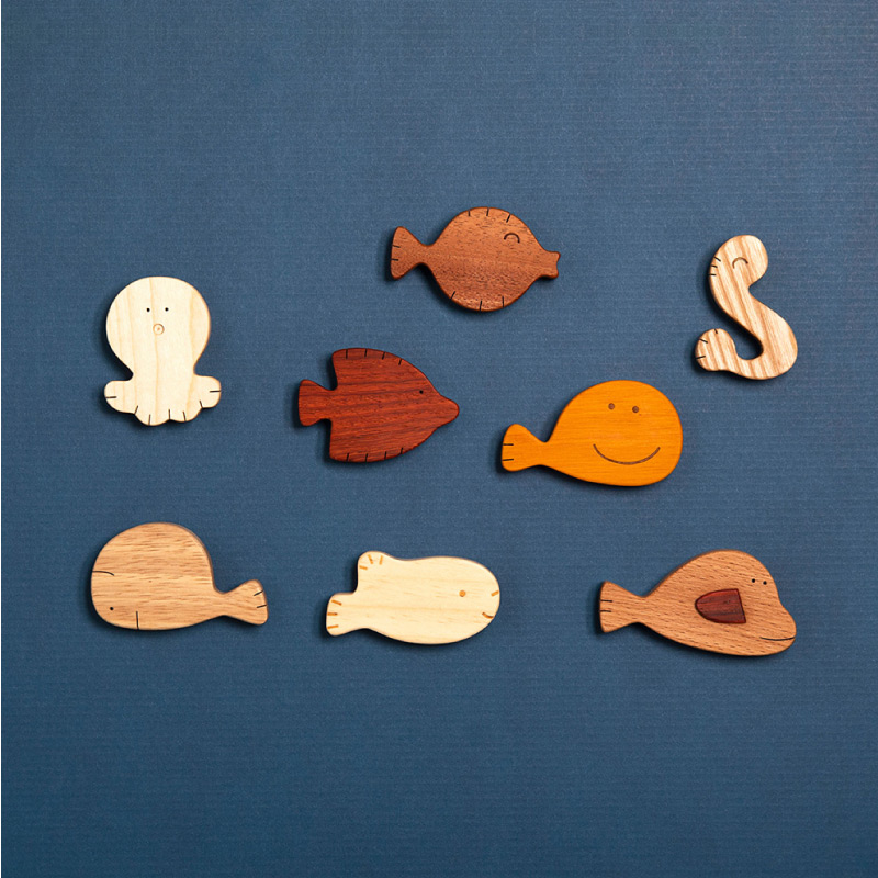 画像9: 名入れつき 魚つり遊びセット 磁石つき つりざお&お魚８個入り (9)