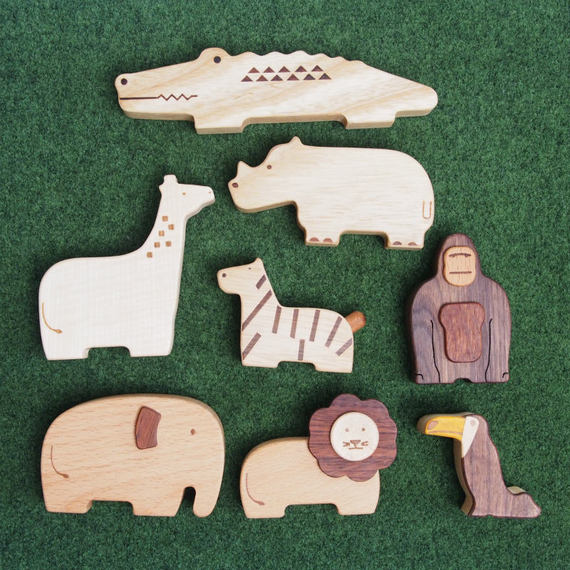 画像1: 動物人形8個＋ 車おもちゃセット サファリパークごっこ 名入れ 木のおもちゃ ごっこ遊びおもちゃ (1)